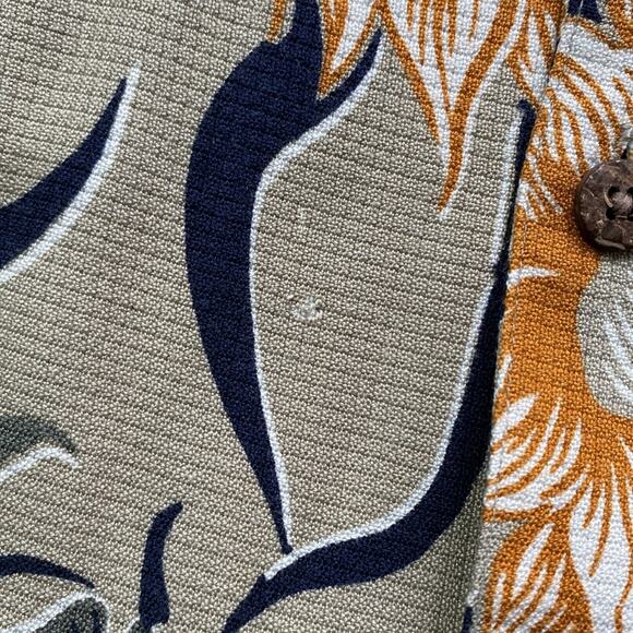TOMMY BAHAMA Hawaiian Shirt Mens Sz XL 100% Silk Tan Sunflower Print - Picture 6 of 10